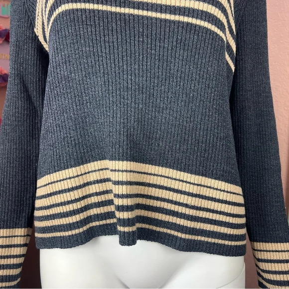 Vintage St. John Ribbed Knit Pullover Sweater - Picture 5 of 10